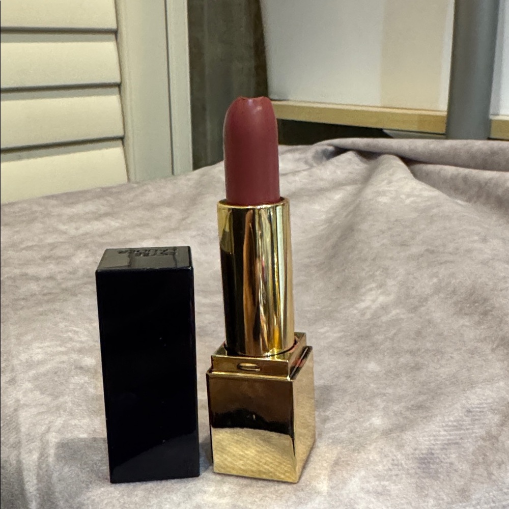 Estee Lauder Pure Color Envy lipstick # 440 irresistible new